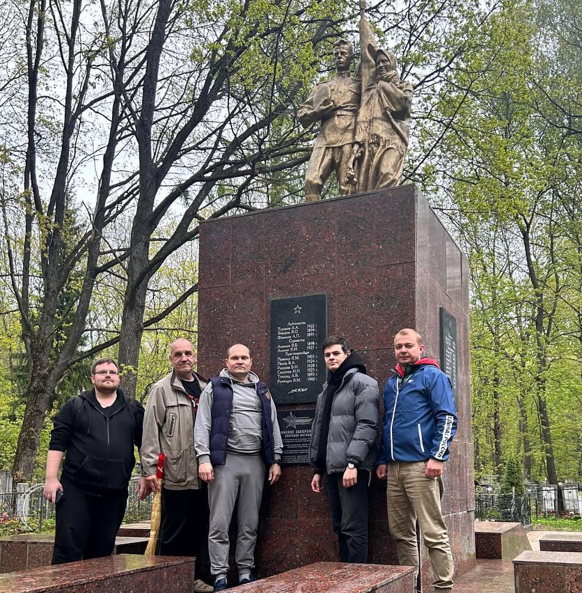 Члены Общественной палаты Нижнего Новгорода приняли участие в подготовке мемориальных объектов к празднованию 9 мая